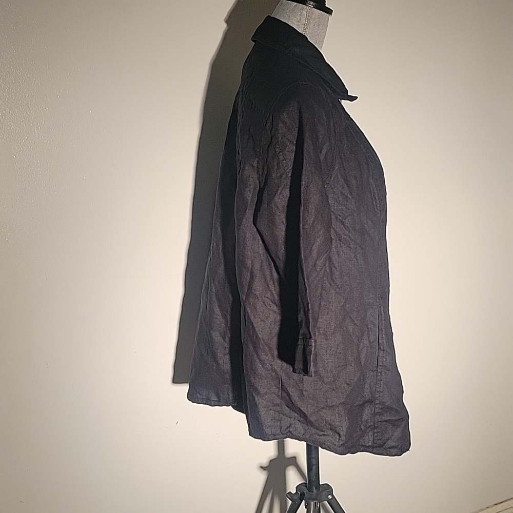 Lucy & Laurel Woman's 100% Linen Black Snap Down Top, Size: 1X - Picture 7 of 10